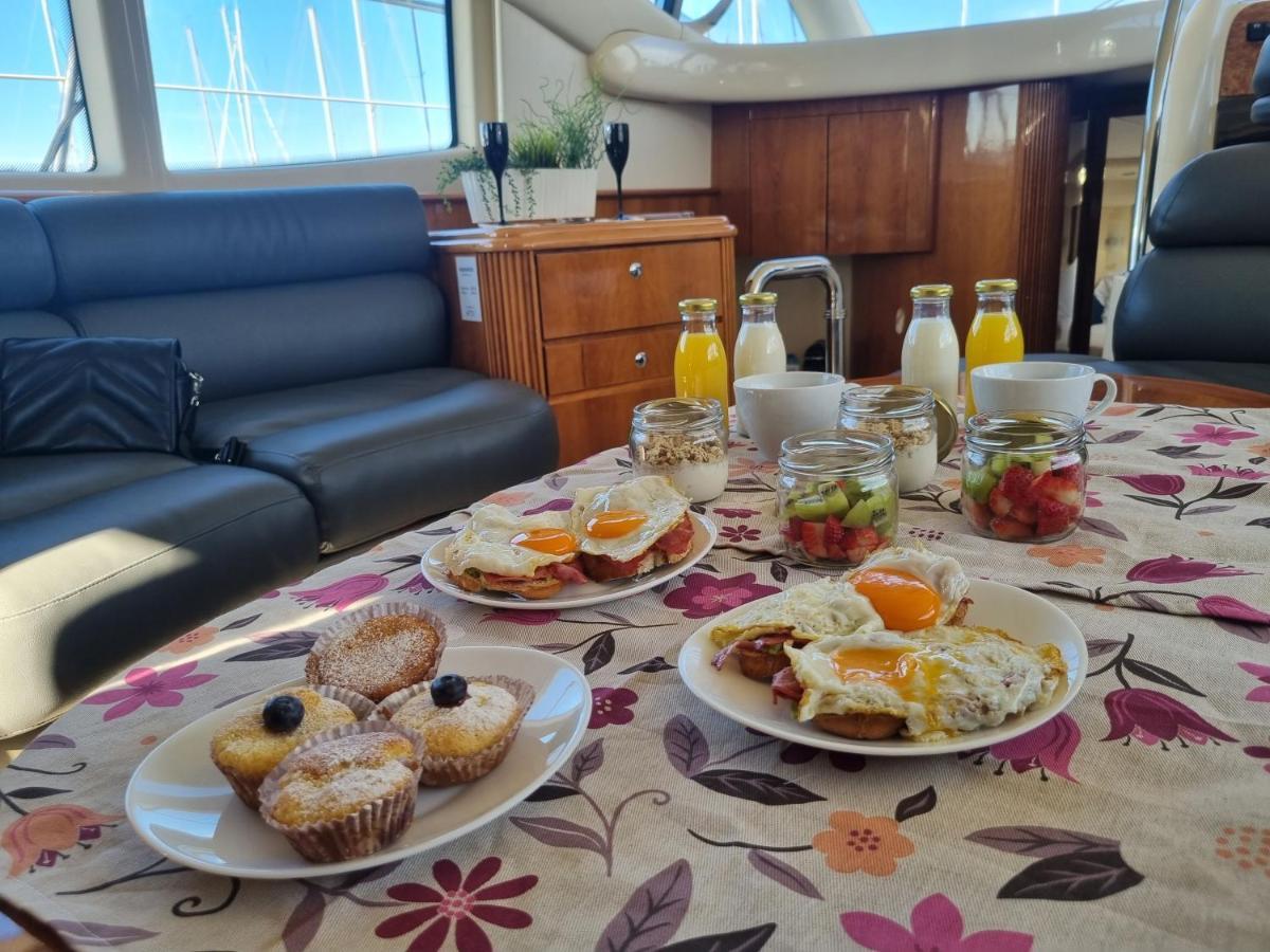 Отель Sailing 360 Night On Board Experience Вила-Нова-ди-Гая Экстерьер фото